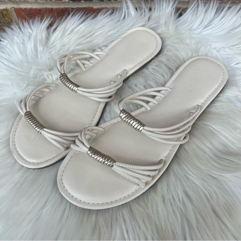 Universal Thread White Strappy Silver Bracket Sli… - image 1